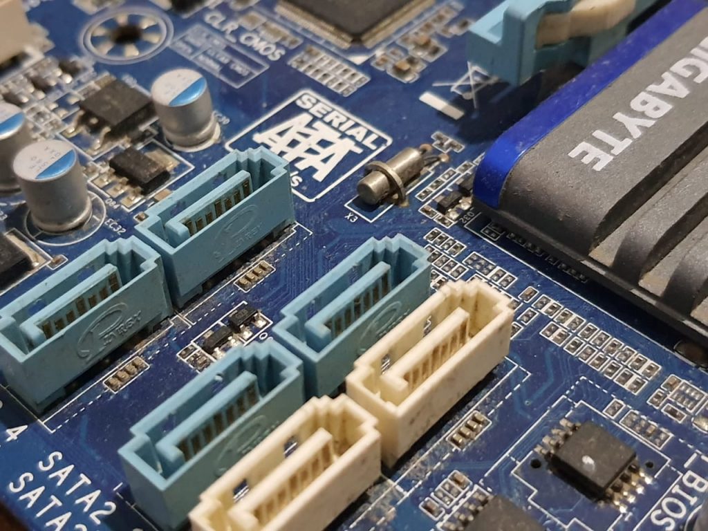 Как выглядит sata 3 на материнской плате